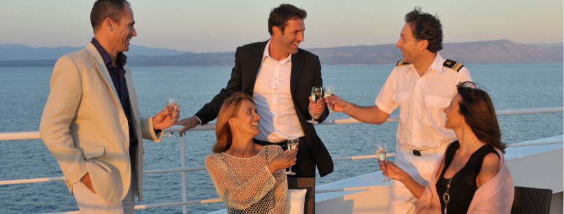 Groupe d'amis en casual chic